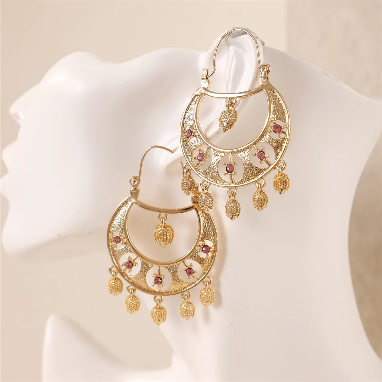 Fashion Golden Drop Earrings for Women Fashion Hedgehog Shape Banquet Jewelry French Hook Dangle Earring Drop