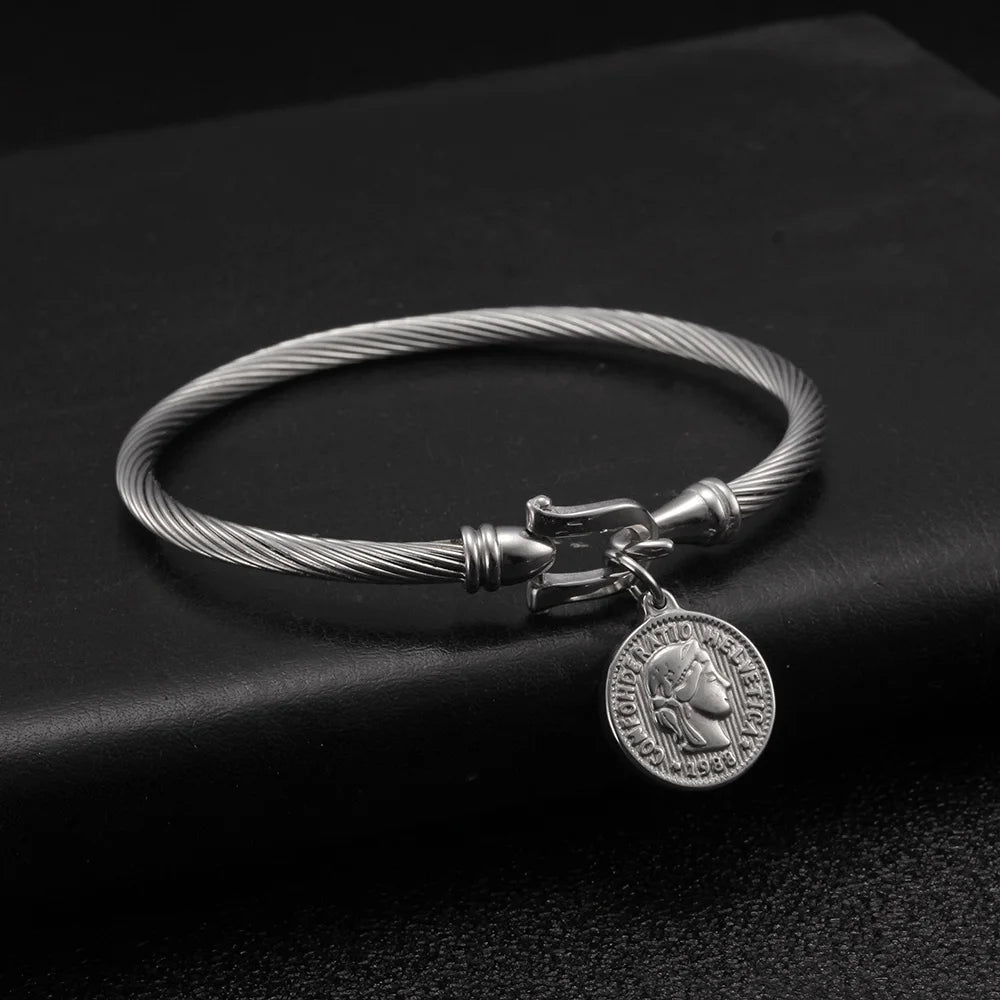Stainless Steel Queen Coin Gold Plated Trendy Bracelets For Men Women Wedding Hook Closure Bangle Jewelry Birthday