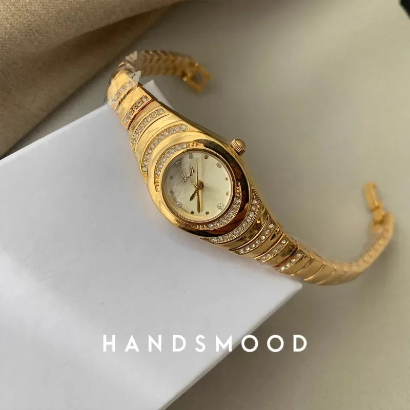 Small Gold Watch Light Luxury Exquisite Diamond Design Sense Strap Fashion Watch for Women
