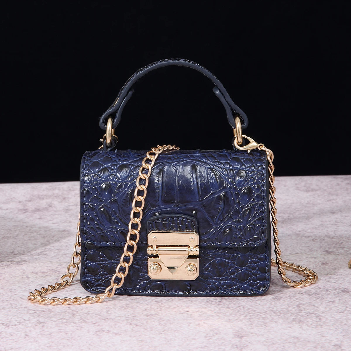 New minimalist and fashionable crocodile pattern solid color gradient commuting convenient shoulder bag