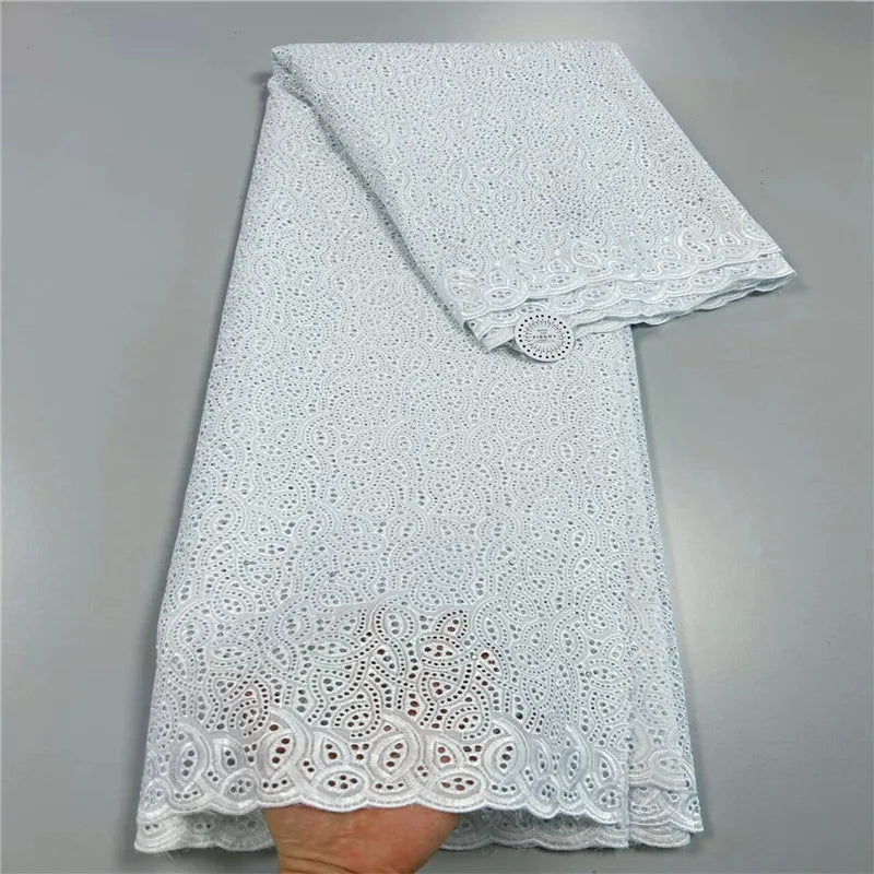 ثوب توتال فوال سويسري طول 4.5 متر في عرض 120 سنتمتر مطرز كريستال عالي الجودة 100% قطن