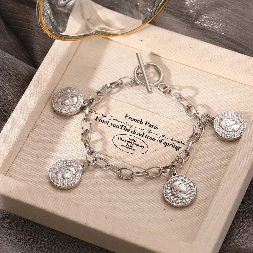 Stainless Steel Bracelets Vintage Queen avatar Pendant Chain Fashion Elegant Light Luxury Bracelet For Women Jewelry Party