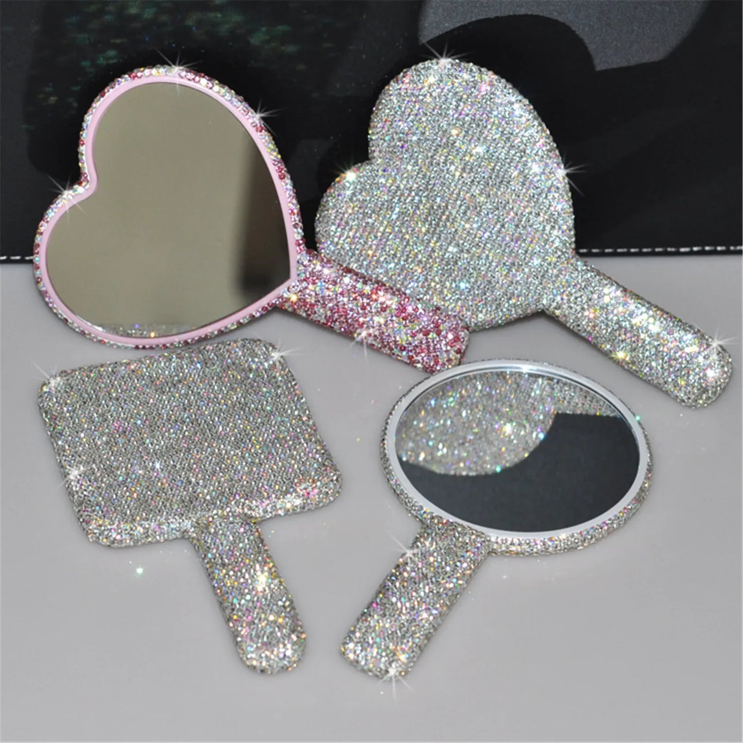 Diamond Handheld Makeup Mirror Love Heart Mirror Female Handle Makeup Cosmetic Beauty Tools Handheld Vanity Girls Make Up Mirror