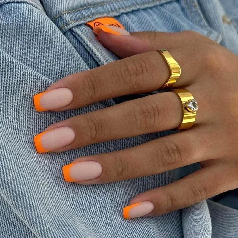 24Pcs French Tip Press on Nails Short Coffin False Nails Simple Wearable Fake Nails Frosted Full Cover Press on Nail Tips Art