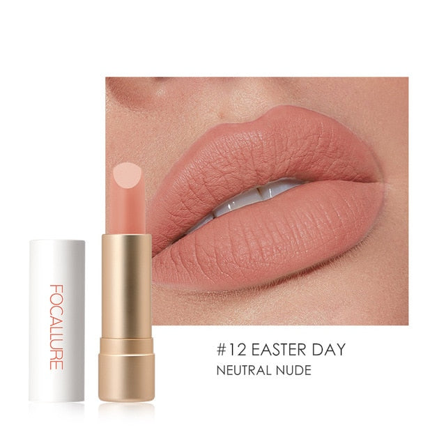 FOCALLURE powder feels dull, lipstick, moisturizing,  and lasting lipstick.