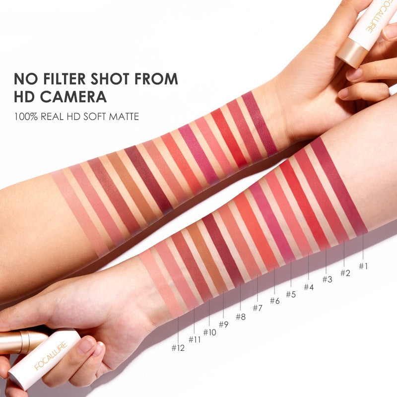 FOCALLURE powder feels dull, lipstick, moisturizing,  and lasting lipstick.