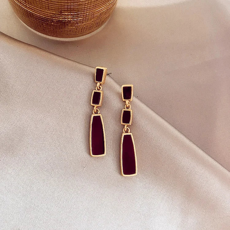 High-grade Elegant Golden Geometric Square Red Retro Long Earrings Fashion Design French Romantic Exquisite Temperament Earrings