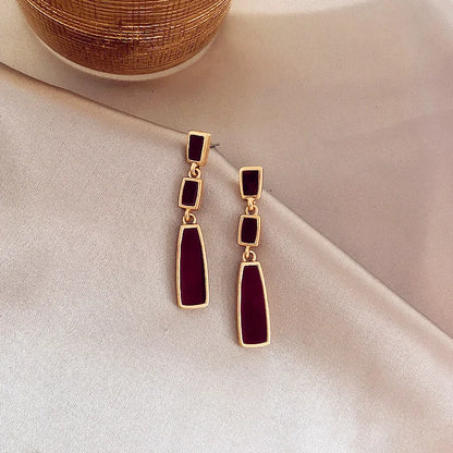 High-grade Elegant Golden Geometric Square Red Retro Long Earrings Fashion Design French Romantic Exquisite Temperament Earrings