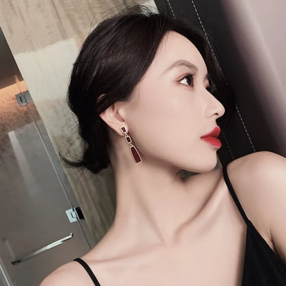 High-grade Elegant Golden Geometric Square Red Retro Long Earrings Fashion Design French Romantic Exquisite Temperament Earrings