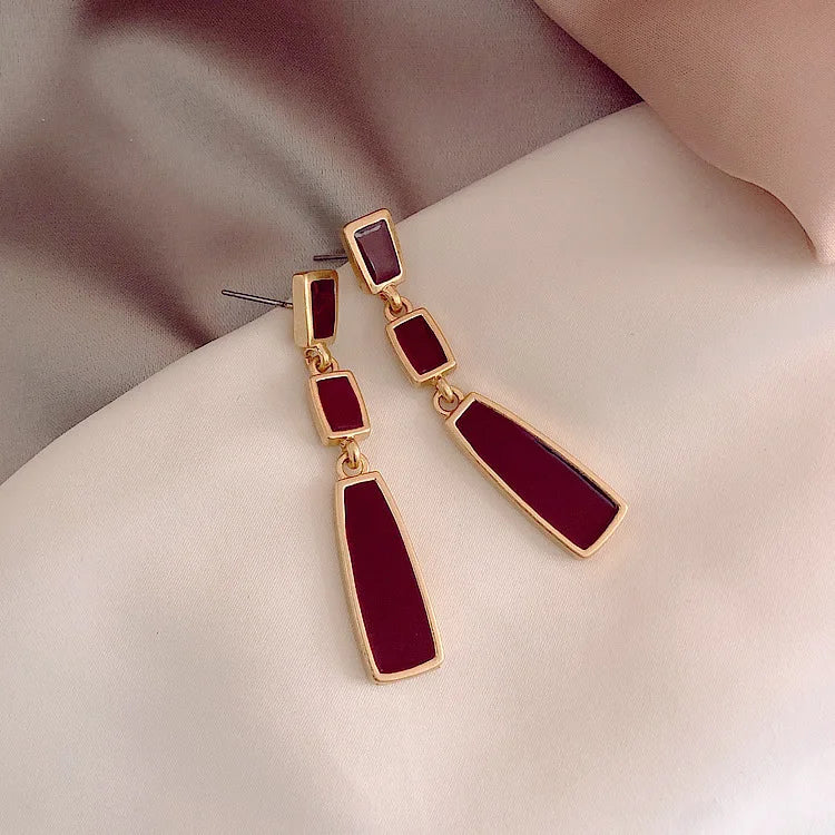 High-grade Elegant Golden Geometric Square Red Retro Long Earrings Fashion Design French Romantic Exquisite Temperament Earrings