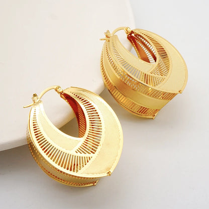 Fashion Dubai Jewelry Sets Gold Color Pendant Copper Classic Earrings Necklace For Women Daily Wear Party Anniversary Gifts