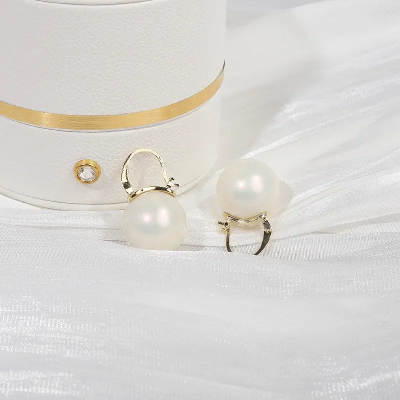 The New Fashion Jewelry Full Rhinestone Red Ball Earrings Earrings for Women