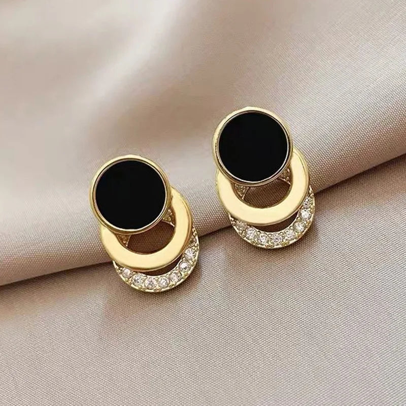 Fashion Round Earrings for Women Geometric Acrylic Crystal Stud Earrings occasions and Party Elegant Circle Charms Jewelry