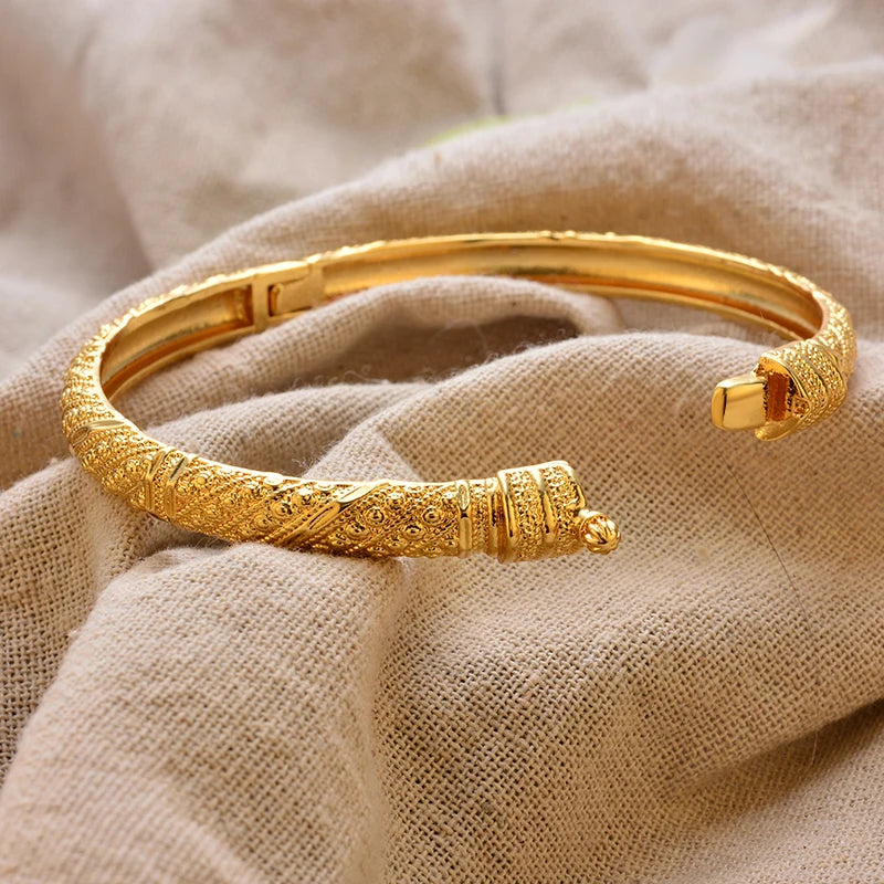 Luxury Vintage Gold Plated Bangles For Bridal Wedding Jewelry
