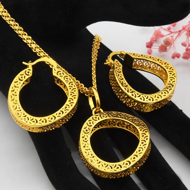 24K Gold-plated Two Piece Copper Jewelry Set India Dubai Jewelry Gold Warped Geometry Necklace Earrings