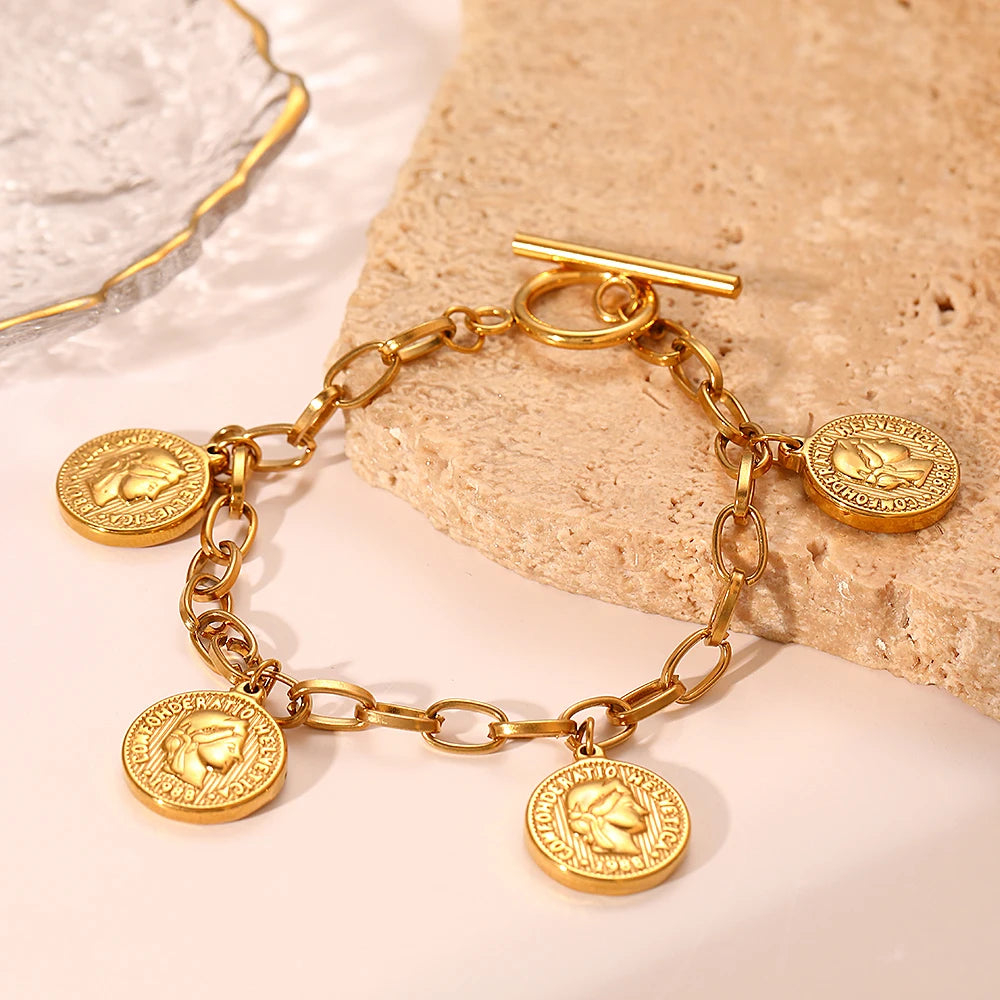 Stainless Steel Bracelets Vintage Queen avatar Pendant Chain Fashion Elegant Light Luxury Bracelet For Women Jewelry Party