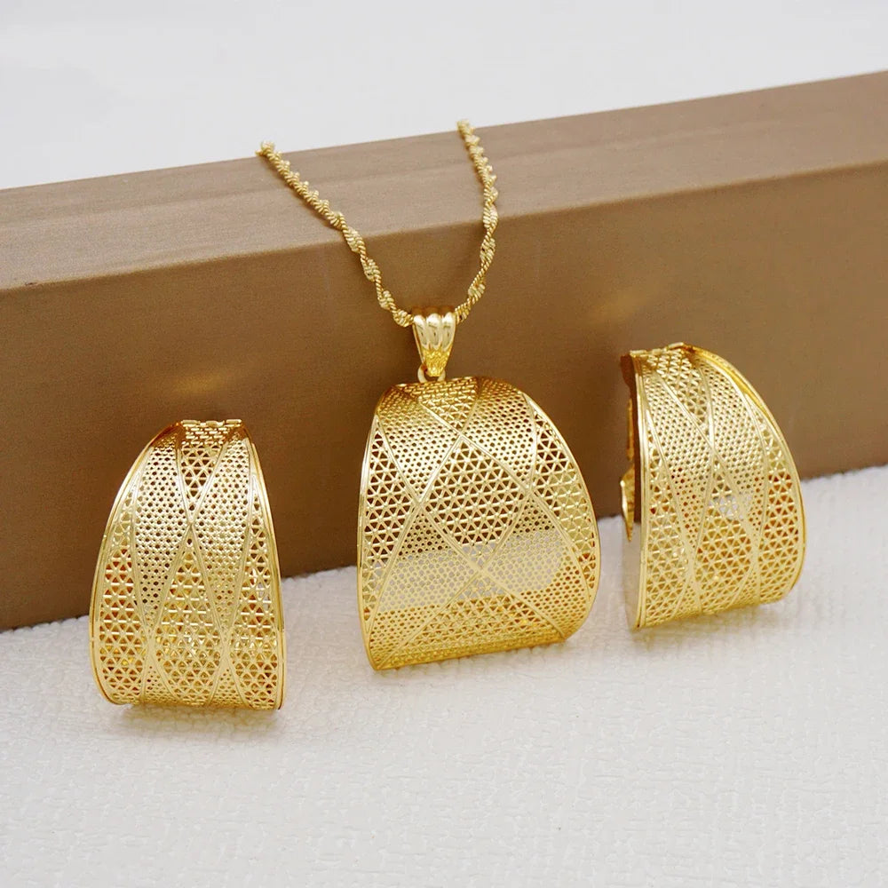 Fashion Dubai Jewelry Sets Gold Color Pendant Copper Classic Earrings Necklace For Women Daily Wear Party Anniversary Gifts