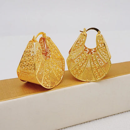 Fashion Dubai Jewelry Sets Gold Color Pendant Copper Classic Earrings Necklace For Women Daily Wear Party Anniversary Gifts