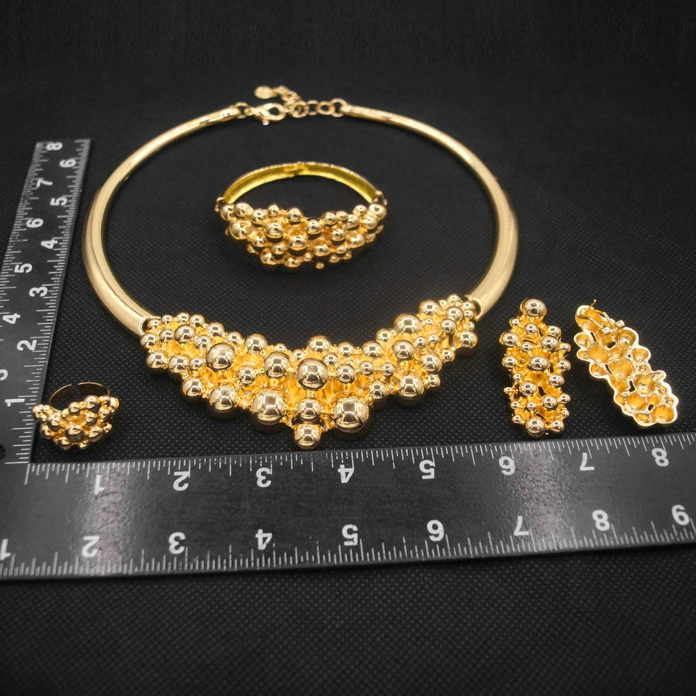 Hug and kiss Fashion Italian Plated Gold Jewelry Set Exquisite Necklace Banquet Party  A Simple Style