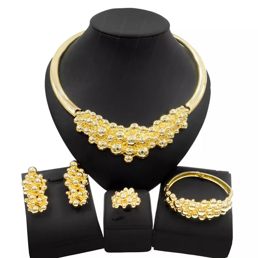 Hug and kiss Fashion Italian Plated Gold Jewelry Set Exquisite Necklace Banquet Party  A Simple Style